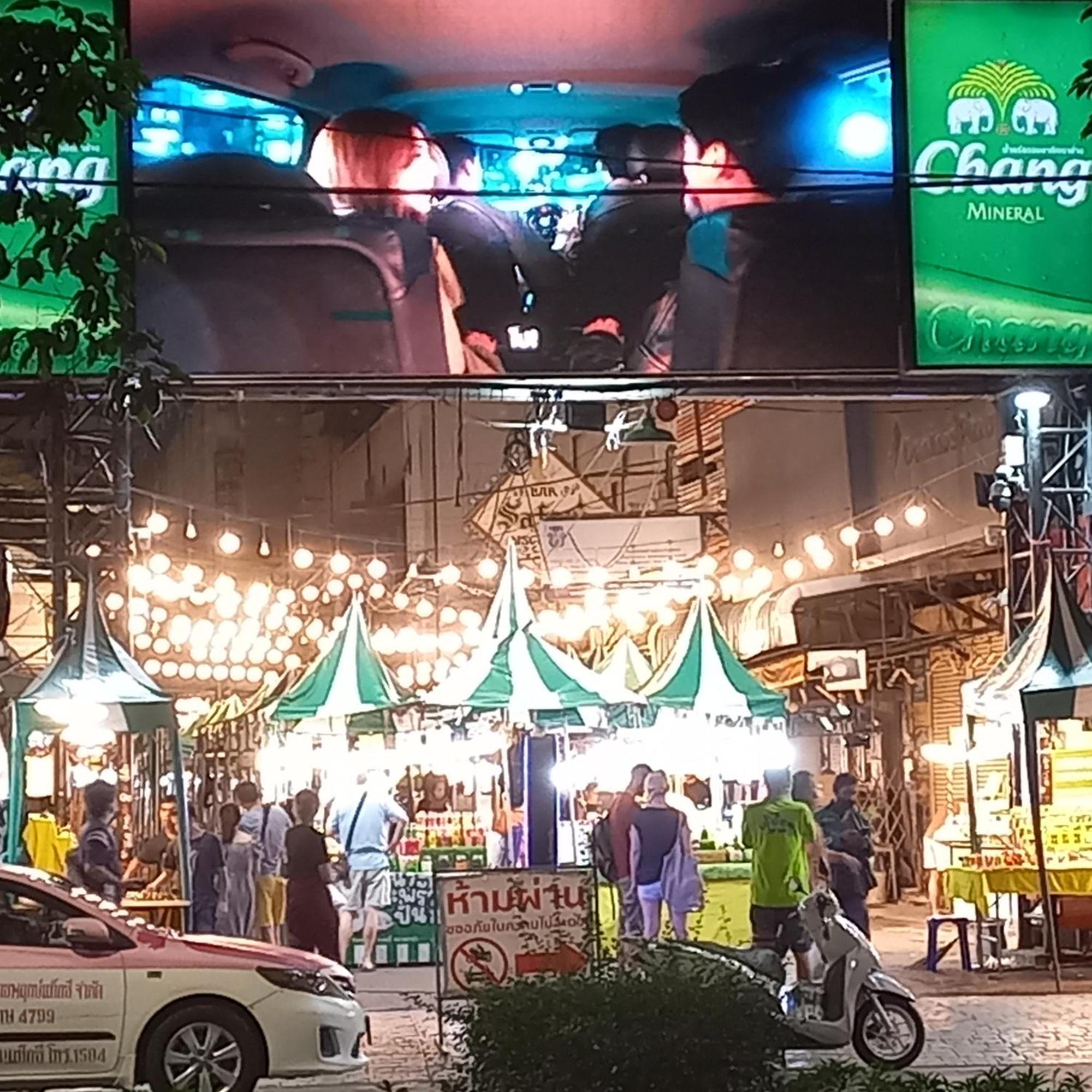 Smile Society Hostel Bangkok Ngoại thất bức ảnh