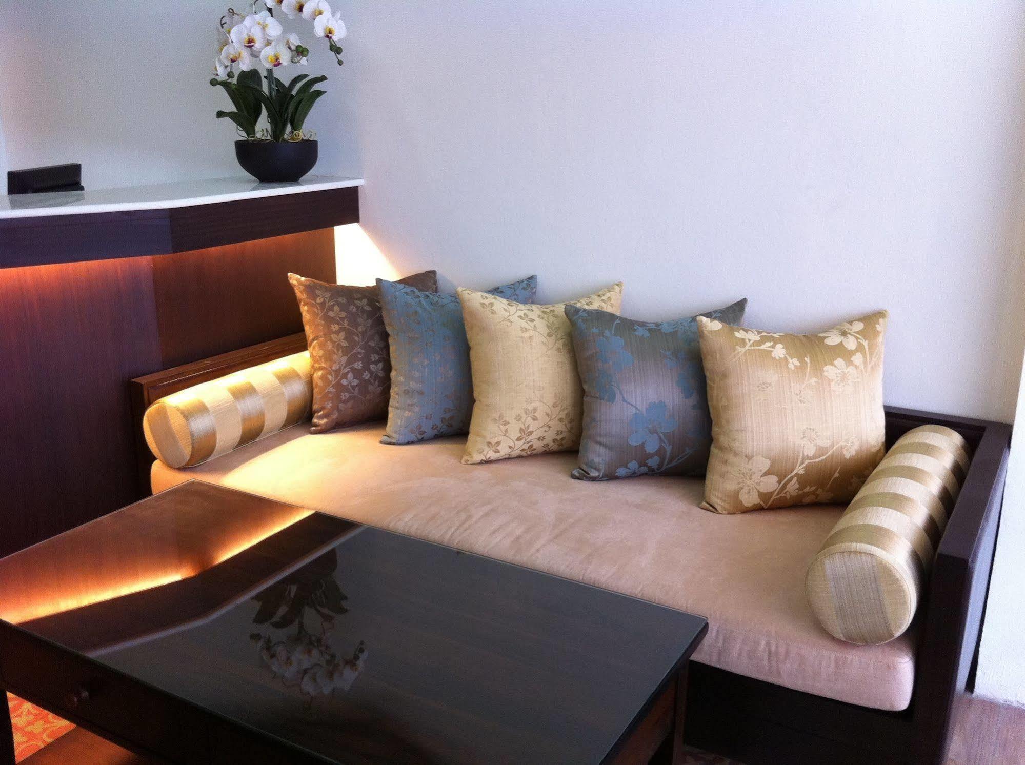Smile Society Hostel Bangkok Ngoại thất bức ảnh